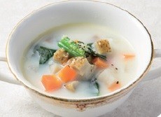 根菜とベーコンの豆乳スープの画像