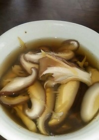 体ぽかぽかきのこと生姜の和風スープ