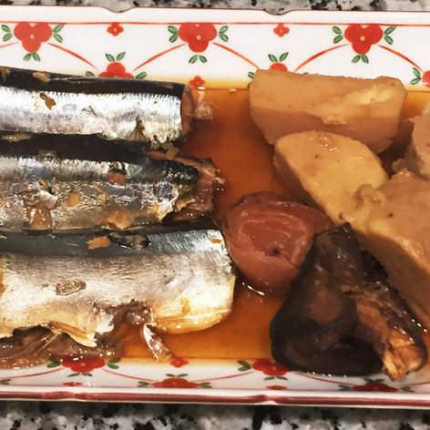 圧力鍋で秋刀魚と海老芋の梅煮