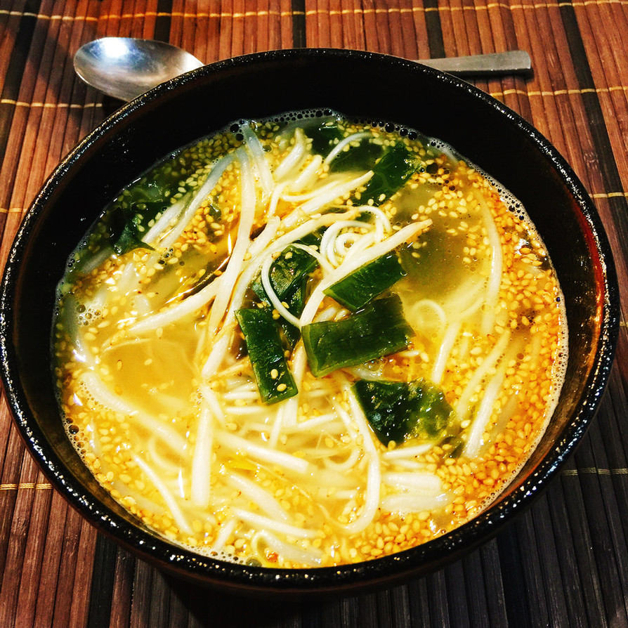 もやしと茎わかめの煮麺風スープの画像