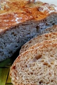 キタノカオリ全粒粉ライ麦50％田舎パン
