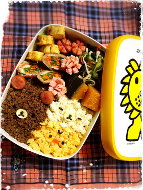 そぼろでリラックマお弁当♫