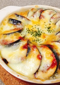 余った餃子のタネで♬簡単なすチーズ焼き