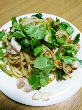 パクパクパクチー(*^^*)塩焼きそば♪