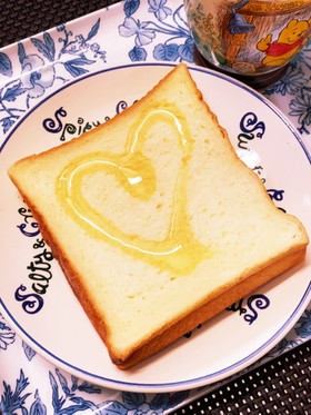 蜂蜜かけるだけ…食パン☆