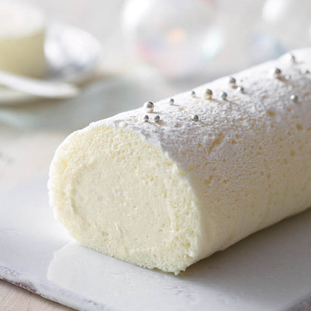 ホワイトロールケーキ レシピ 作り方 By 明治十勝純乳脂45 クックパッド 簡単おいしいみんなのレシピが363万品