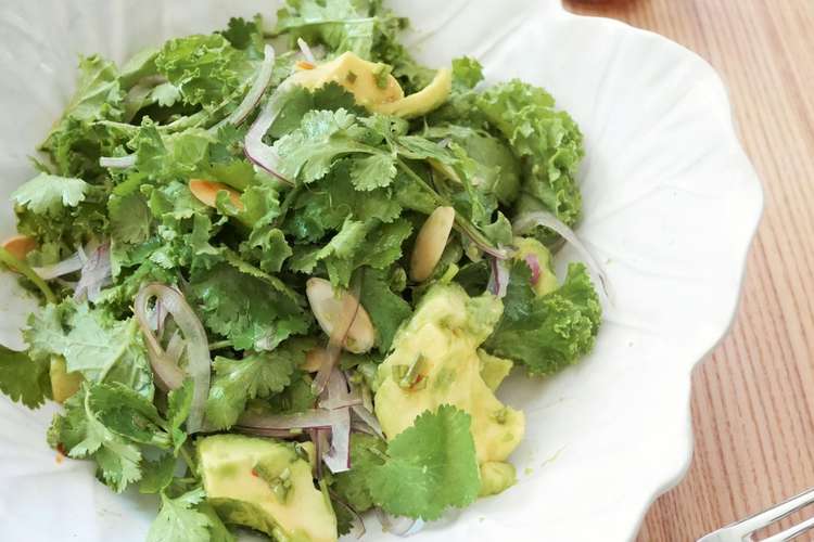 パクチーとアボカドのエスニックサラダ レシピ 作り方 By Mercato赤坂 クックパッド 簡単おいしいみんなのレシピが361万品