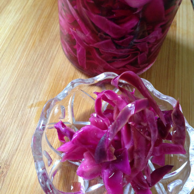 簡単5分で保存食♫紫キャベツのピクルスの写真