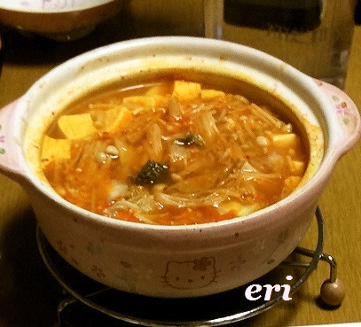 キムチと豆腐のスープの画像