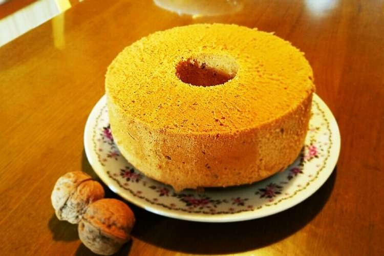 ほんのり黒糖香る くるみのシフォンケーキ レシピ 作り方 By なおかす クックパッド 簡単おいしいみんなのレシピが360万品