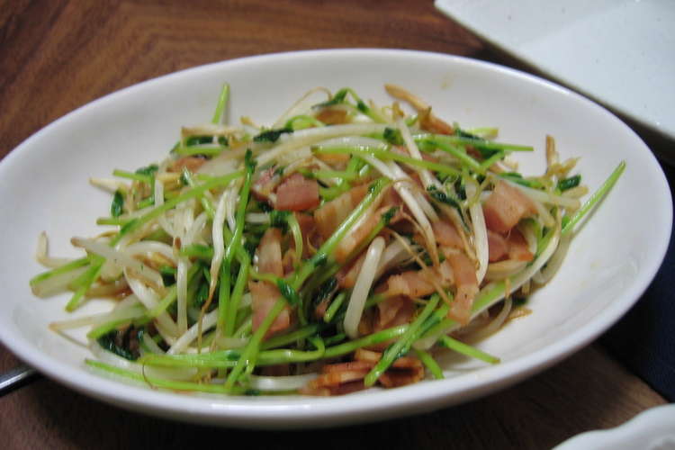 豆苗のベーコン炒め 大葉にんにく醤油使用 レシピ 作り方 By ｈｉｄｅｎｏｒｉ クックパッド 簡単おいしいみんなのレシピが356万品