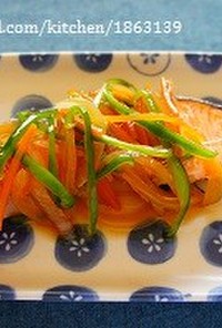 レンジでヘルシー！鮭の甘酢あんかけ