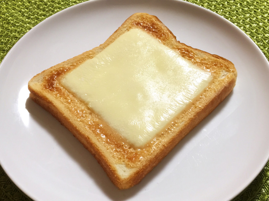 ピーナッツクリーム&チーズトーストの画像