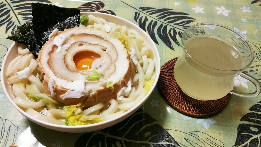 俥麩の温玉うどん・柚子茶添えの画像