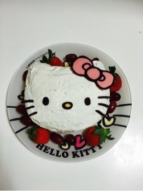 キティちゃんケーキの画像