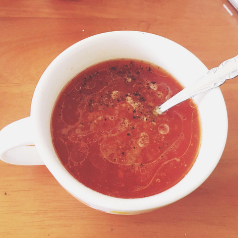 カップで簡単♡美容トマトスープ