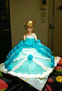 リカちゃんのドレスケーキ