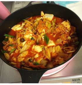 簡単 本場の韓国家庭料理の味キムチチゲ鍋