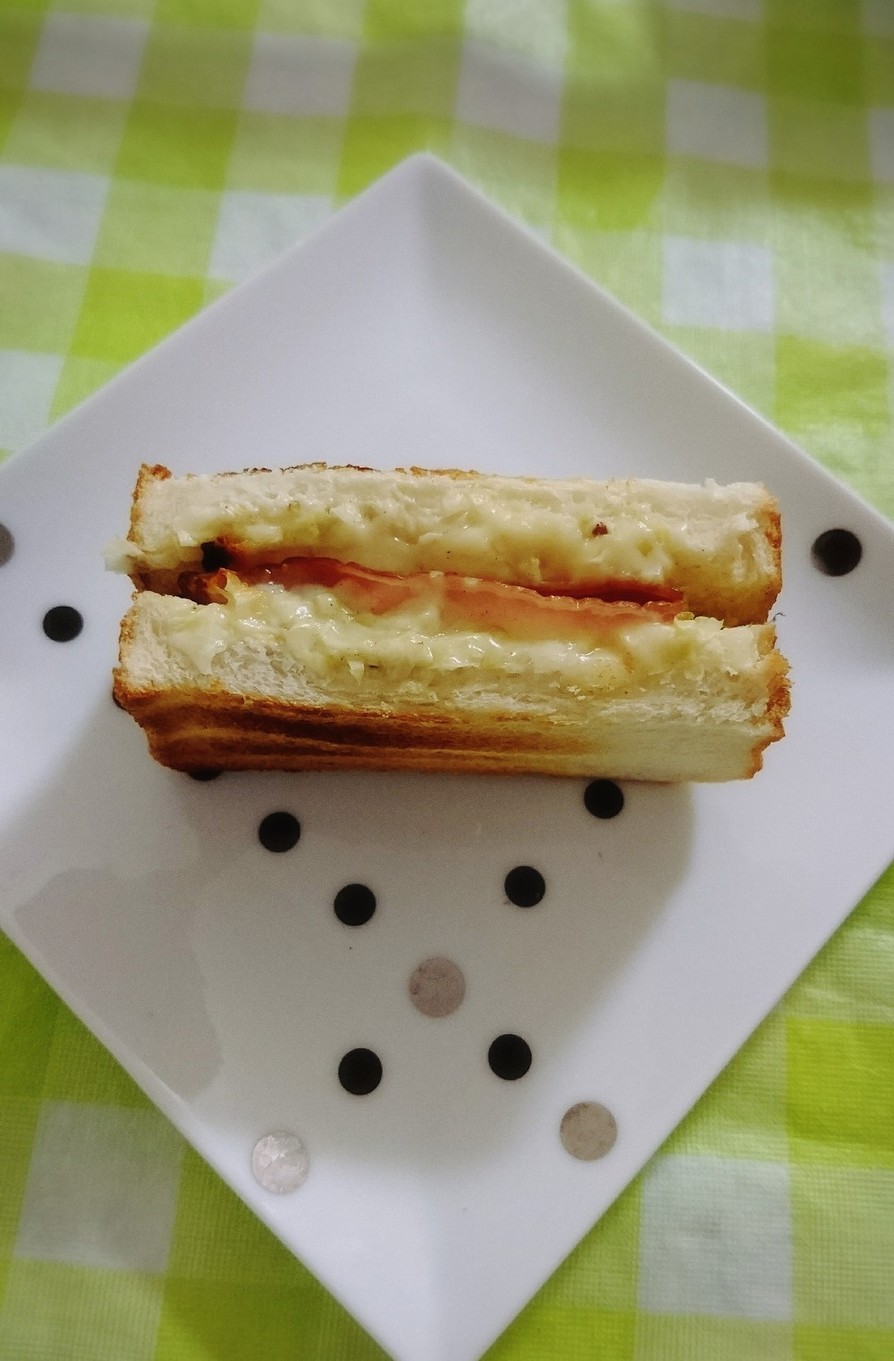 朝食やお昼に☆簡単☆ハムチーズトースト♪の画像