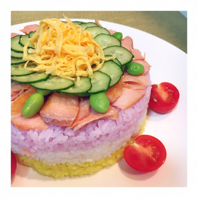 お祝いに！焼き鮭で3色お寿司ケーキ♪の写真