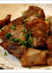 豚スペアリブのジューシーニンニク風味焼き