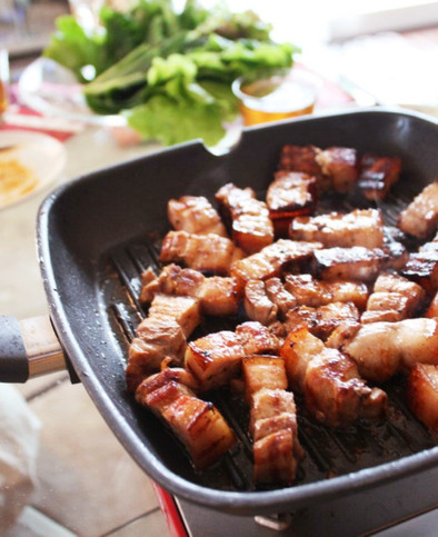 豚バラ焼肉・サムギョプサル(韓国料理)の写真