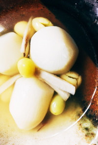 里芋と銀杏の出汁炊き