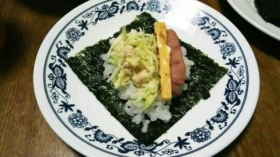 手巻き寿司に☆キャベツのシーチキンサラダの画像