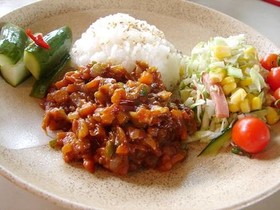 カレールーで作る簡単ドライカレー