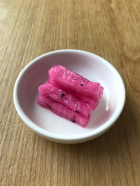 お弁当の彩りに!ゆかり大根