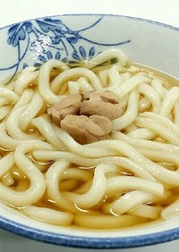 うどんのつゆ (薄口しょうゆと鰹節)