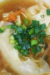 ピリ辛☆水餃子の食べるスープ