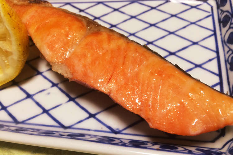 ふっくらと失敗しない甘塩鮭の焼き方 レシピ 作り方 By ミセスオリーブ クックパッド 簡単おいしいみんなのレシピが352万品