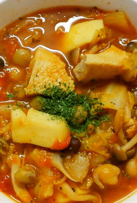 白菜とイカと鶏肉◆豆のトマト煮込みスープ
