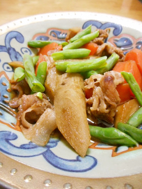 ごぼう、人参、いんげんと豚の煮物