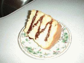 ふんわりバナナシフォンのチョコレートソース添え