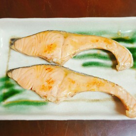 お弁当に冷めてもふっくら塩鮭の焼き方