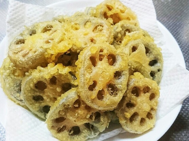 簡単美味 れんこんの天ぷら レシピ 作り方 By ちはそう汰 クックパッド 簡単おいしいみんなのレシピが361万品