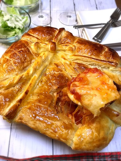 チキンのチーズトマト煮☆パイ包焼きの写真