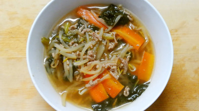 簡単もやしと小松菜 挽き肉の中華スープ♡の写真