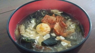 春雨と乾燥湯葉の食べるスープの写真