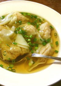 ワンタン　中華風コンソメスープ