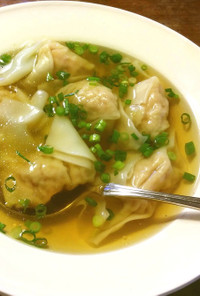 ワンタン　中華風コンソメスープ