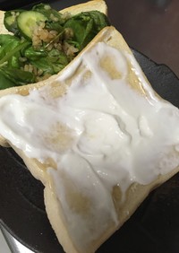 ずぼら朝飯♡メープルヨーグルトトースト
