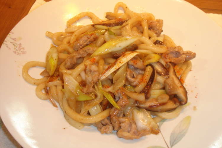 腹減った の声からすぐできる焼きうどん レシピ 作り方 By てぃーこ クックパッド