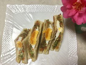 ☆野菜炒めと目玉焼きのトーストサンド☆