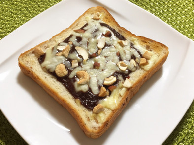 スライス生チョコ☆チーズ&ナッツトーストの写真