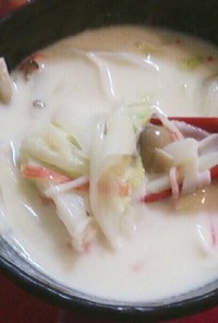白菜とカニカマの中華風ミルクスープ＊