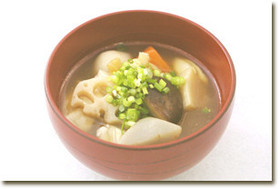 ほくほくの食感♪3種の根菜と里芋のみそ汁