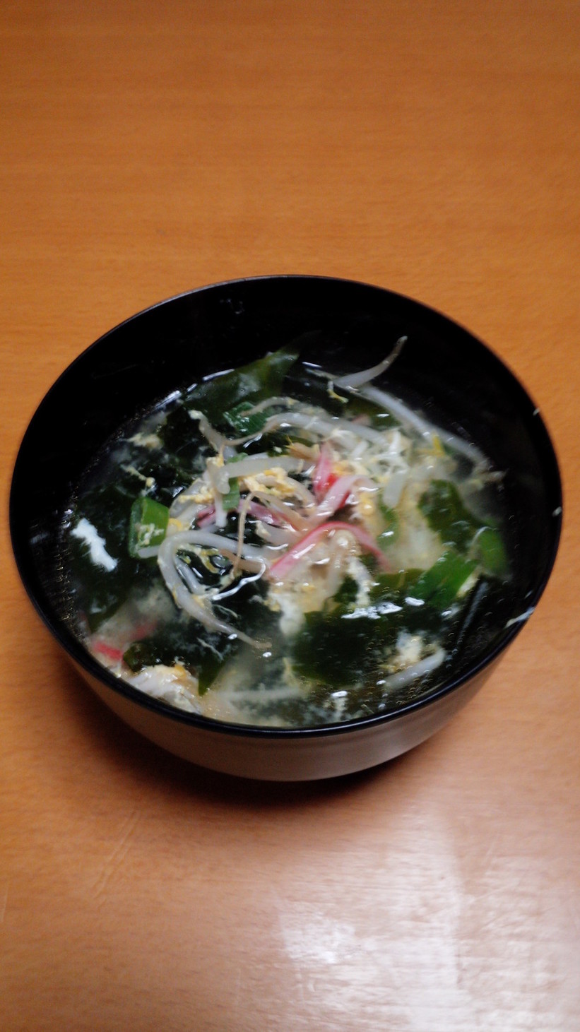 わかめともやしカニカマの中華風スープの画像